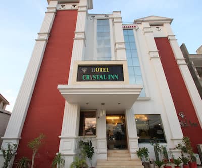 https://imgcld.yatra.com/ytimages/image/upload/t_hotel_yatra_city_desktop/v1411710206/Domestic Hotels/Hotels_Agra/Hotel Crystal Inn/Overview.jpg
